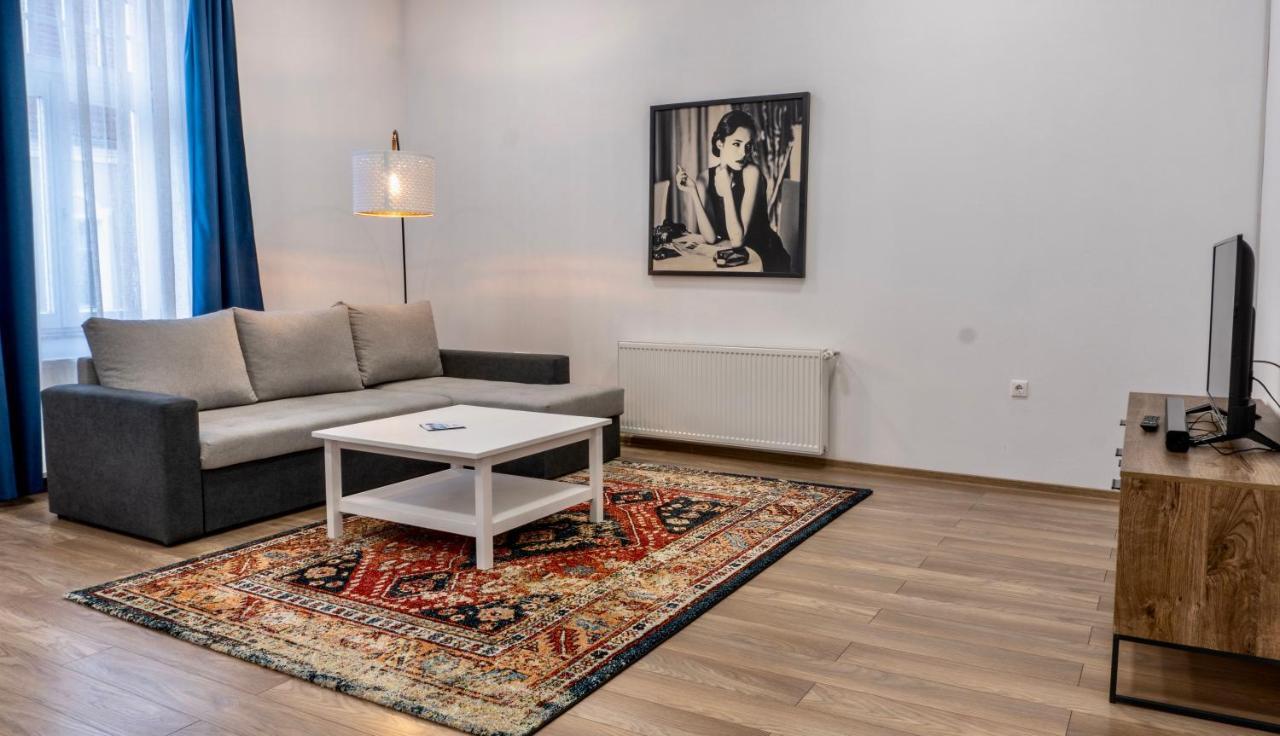 Zakarias Apartments М'єркуря-Чук Екстер'єр фото